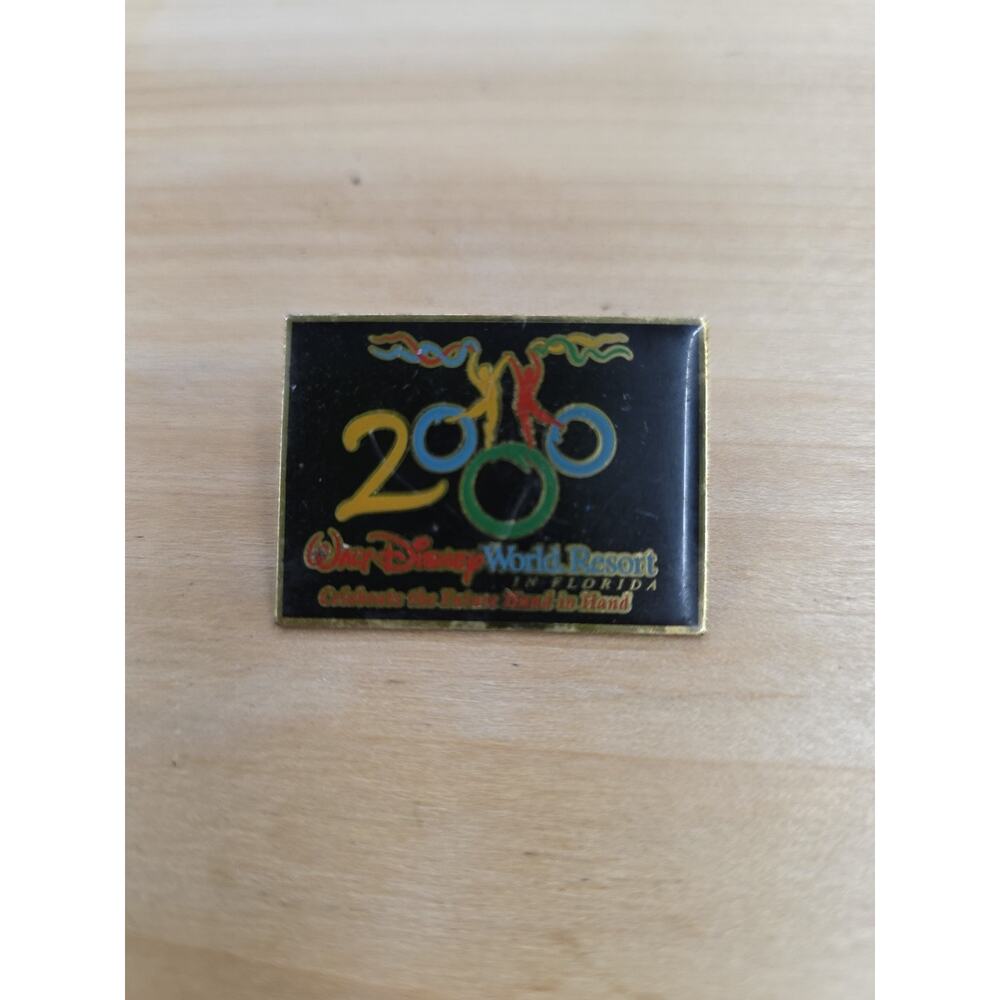 Celebrate the Future Disney World Resort 1999/2000 Pin Hand in Hand Dancers